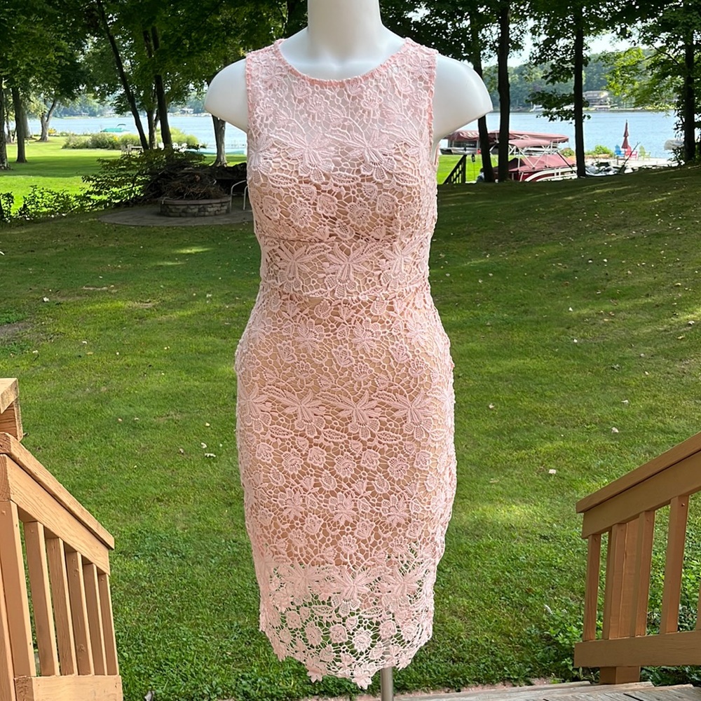 Bisou Bisou stunning lace dress 4-6